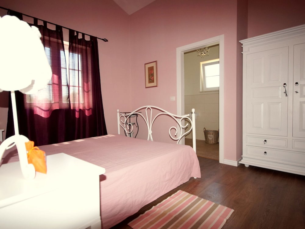 Villa photo 2