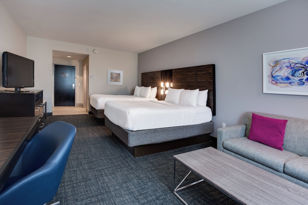 Standard Room, Multiple Beds - Photo 6