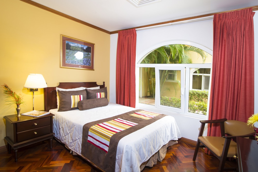 Full Suite - Photo 7
