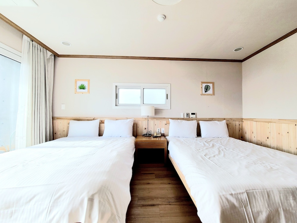 Superior Twin Room, 2 Queen Beds