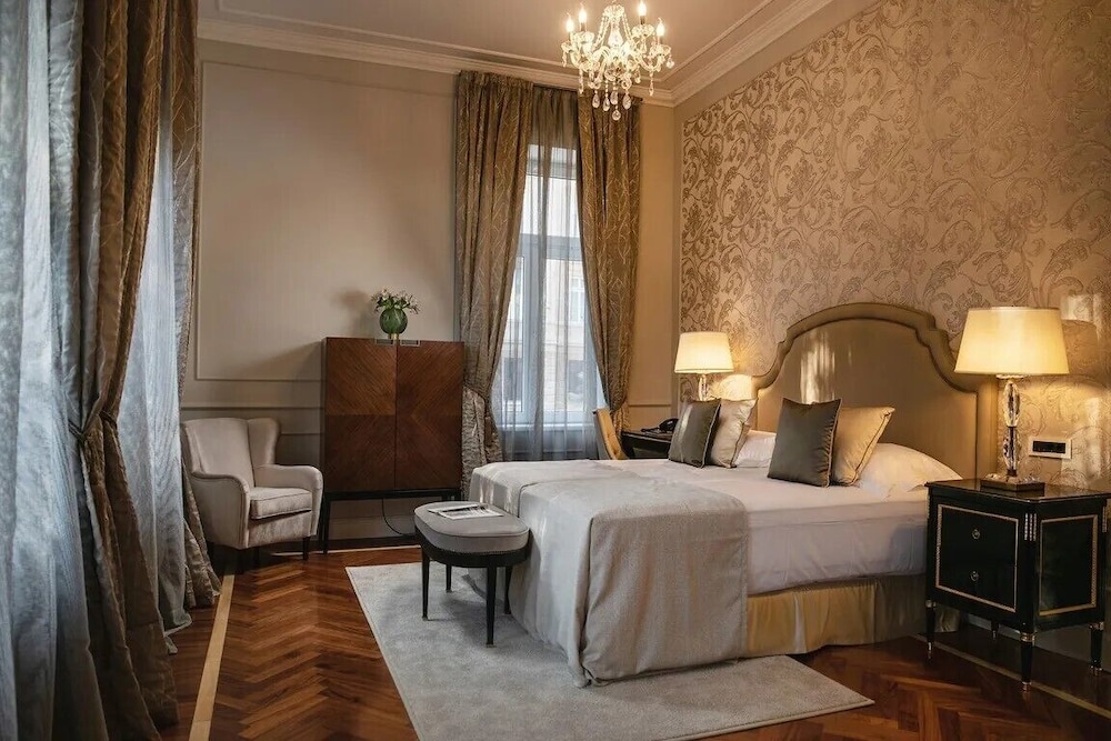 Superior Double or Twin Room, City View photo 1