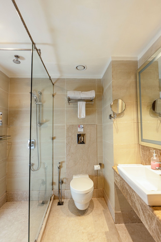 Deluxe Room, 1 Double or 2 Twin Beds, Non Smoking, City View photo 2