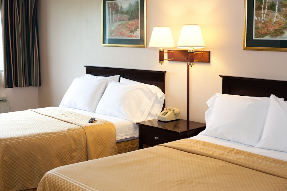Room, 2 Queen Beds, Non Smoking photo 1