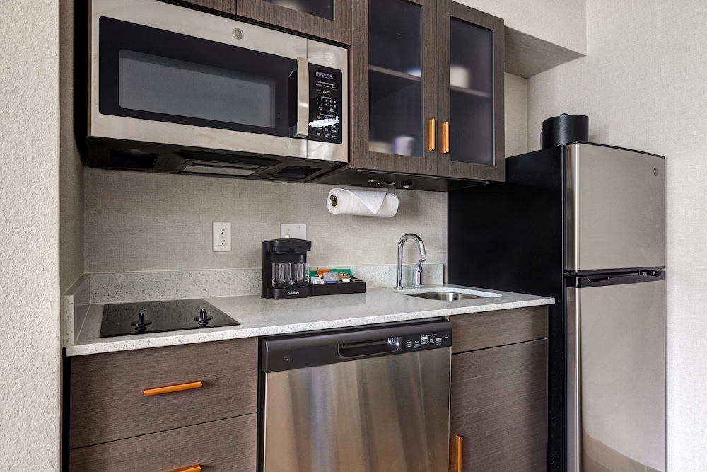 Suite, Accessible, Non Smoking - Photo 14
