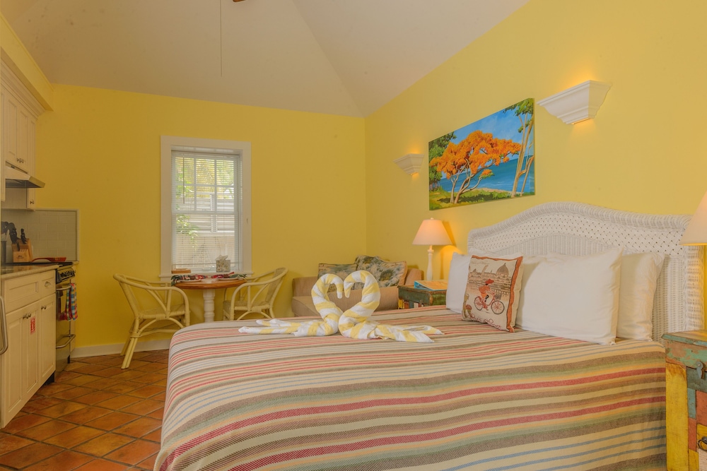 Poolside Studio Villa photo 3