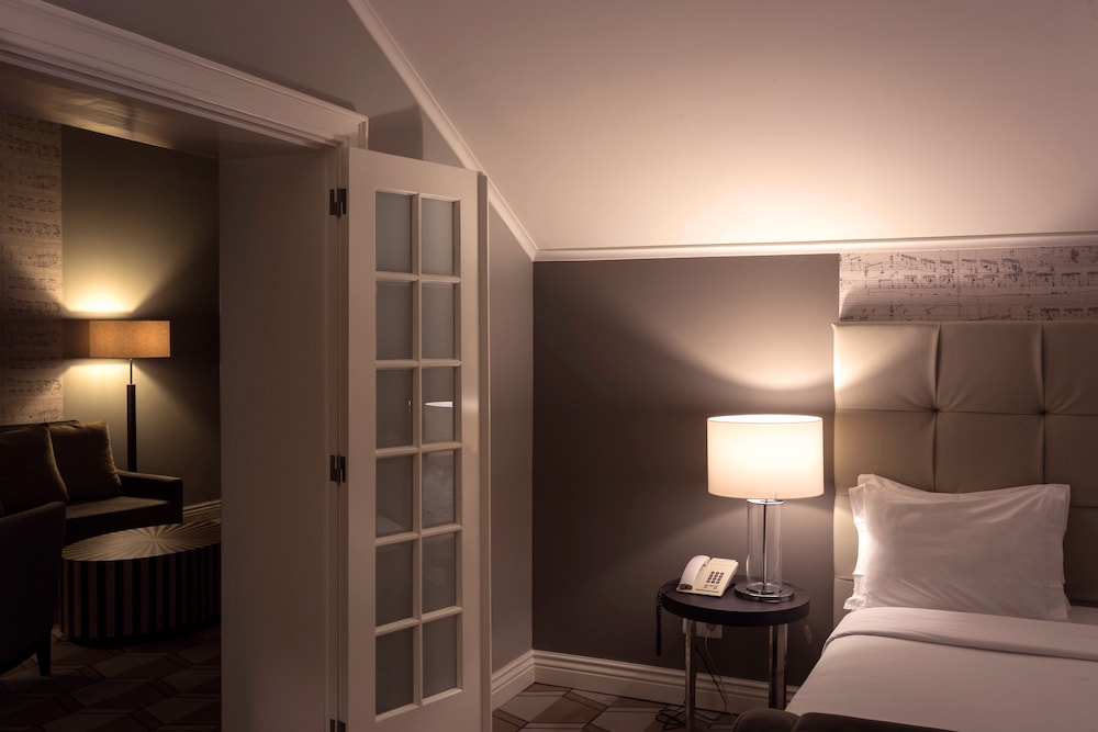Superior Suite - Photo 1