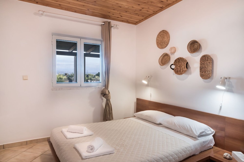 Apartment, Partial Sea View