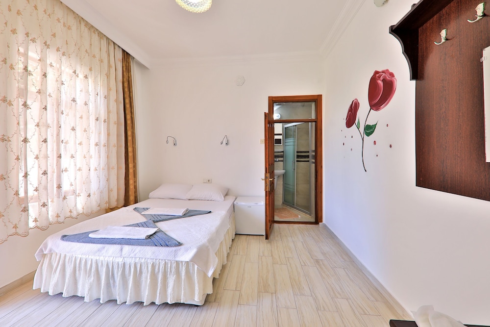 Standard Room photo 2