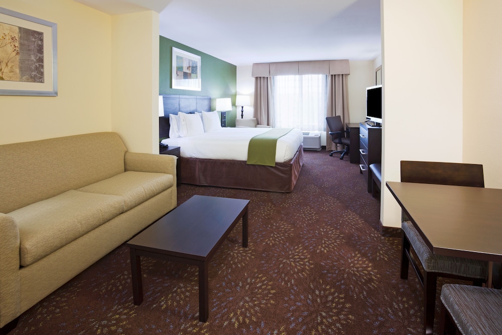 Suite, 1 King Bed (Walk-In Shower) - Photo 2