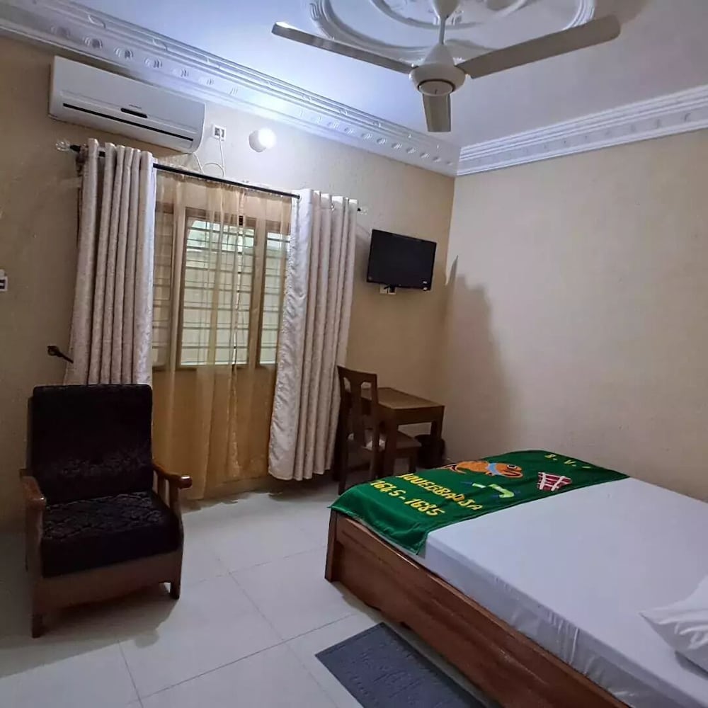 Basic Double Room Single Use photo 2