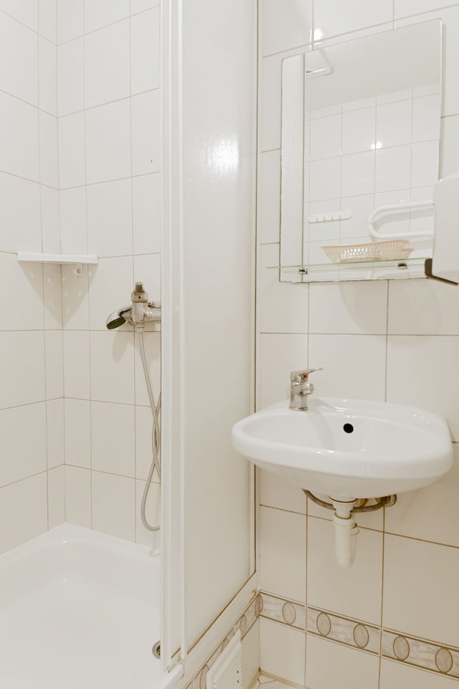 Standard Double Room, 1 Double Bed, Lake View photo 2
