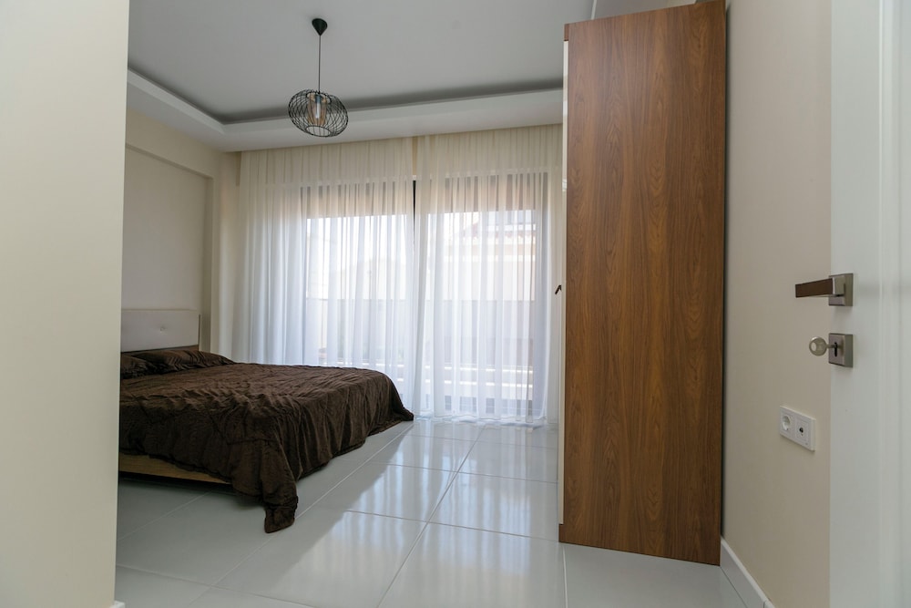 Villa photo 2