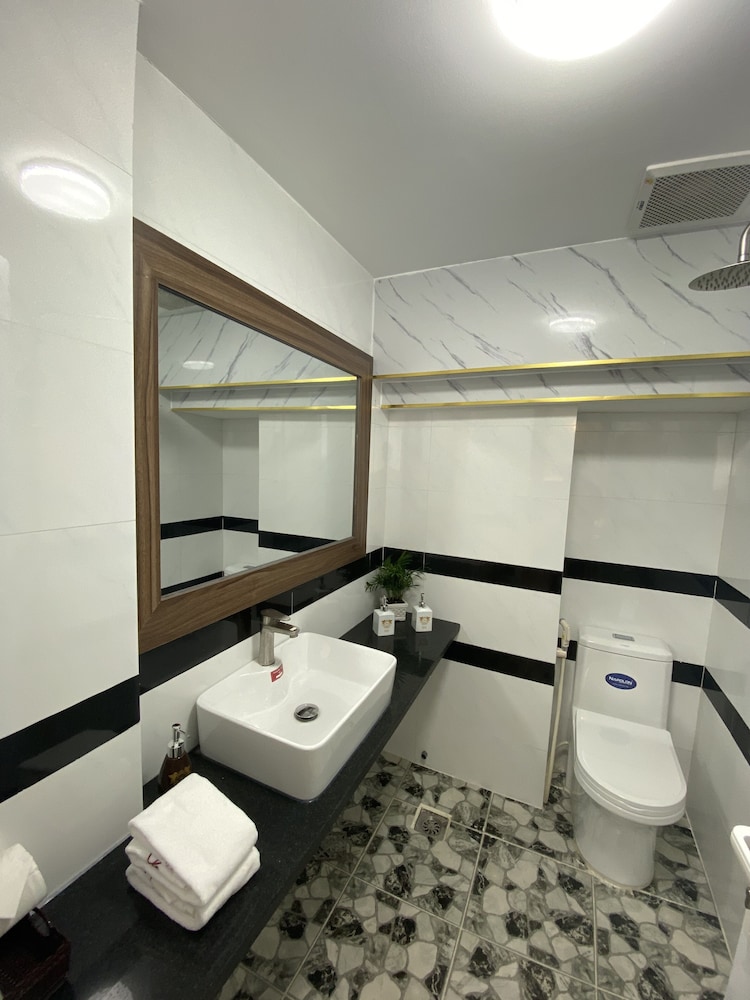 Standard Twin Room - Photo 6