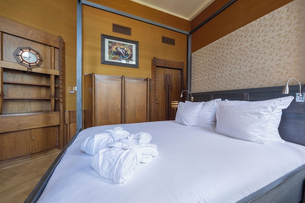 Executive Suite, 1 King Bed photo 3