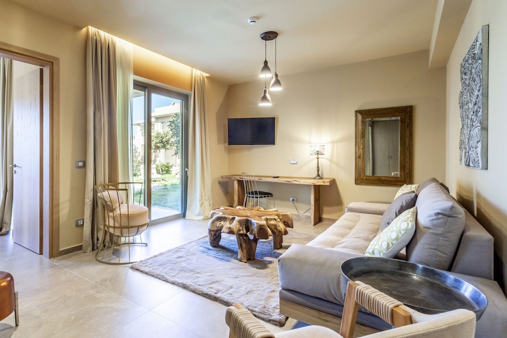Executive Suite, Private Pool - Photo 5