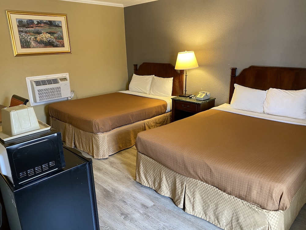 Deluxe Room, 2 Queen Beds photo 1