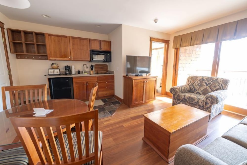 Room, Multiple Beds (Winwood) photo 3