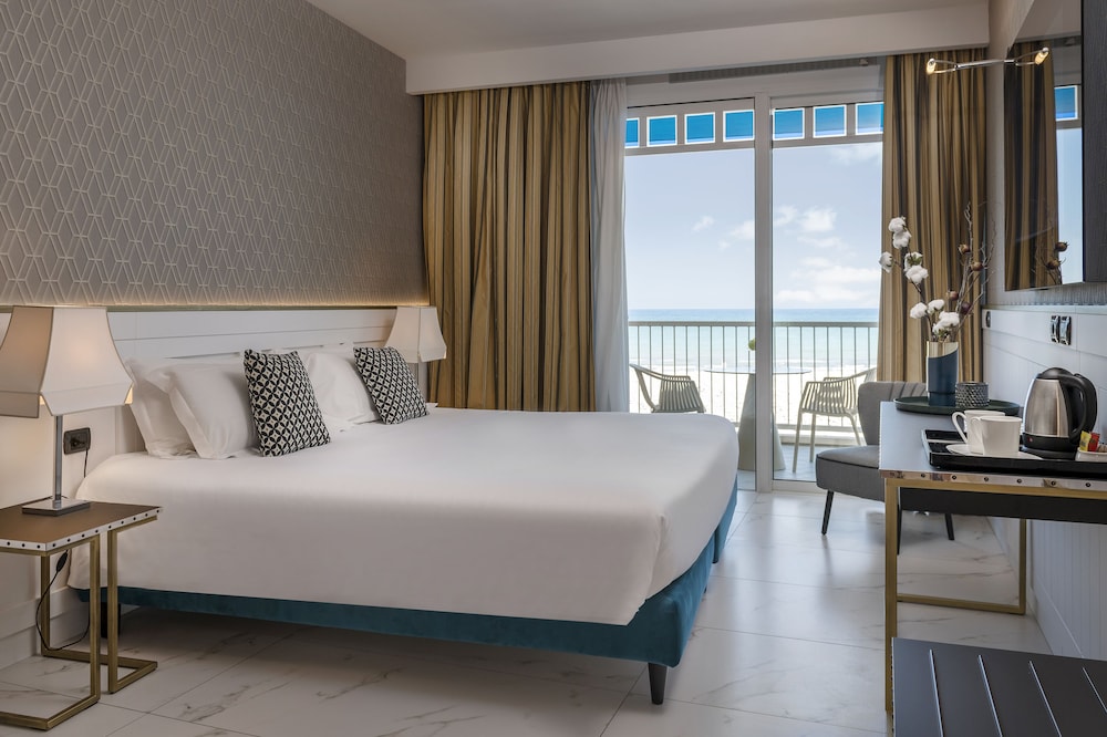 Comfort Room, Balcony, Sea View - Photo 1