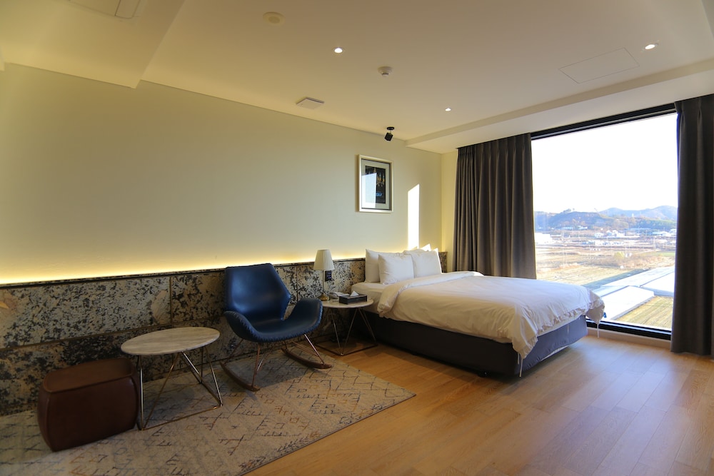 Standard Room - Photo 12