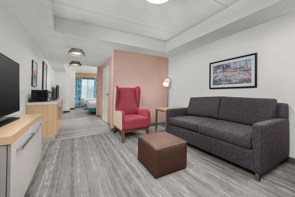2 Queen Beds Junior Suites with Sofabed - Photo 4