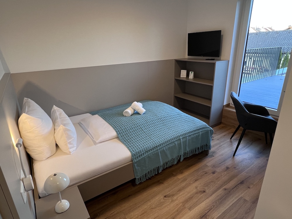 Deluxe Single Room, Private Bathroom photo 2
