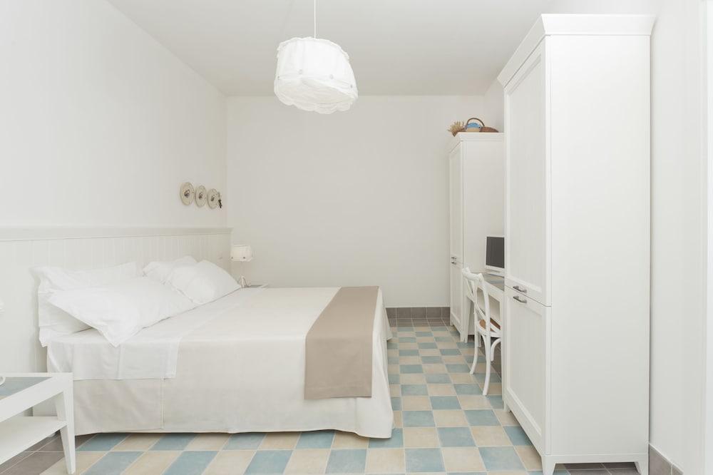 Superior Triple Room, Terrace, Garden View photo 1