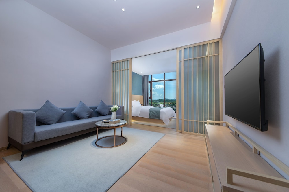 Deluxe Studio Suite photo 3