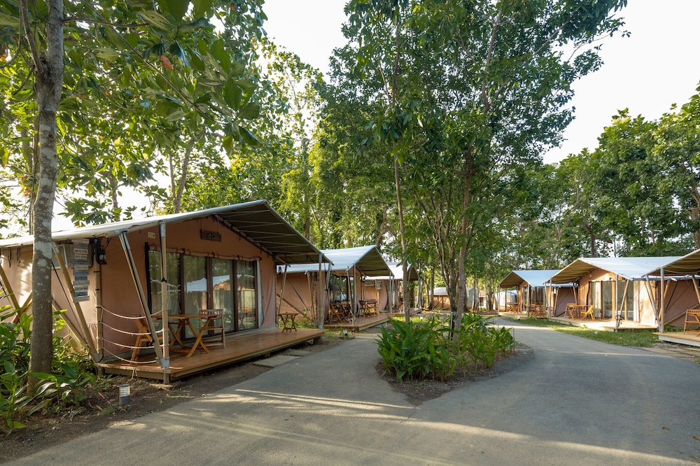 Kamalig Apat (Cabin Quad) photo 3