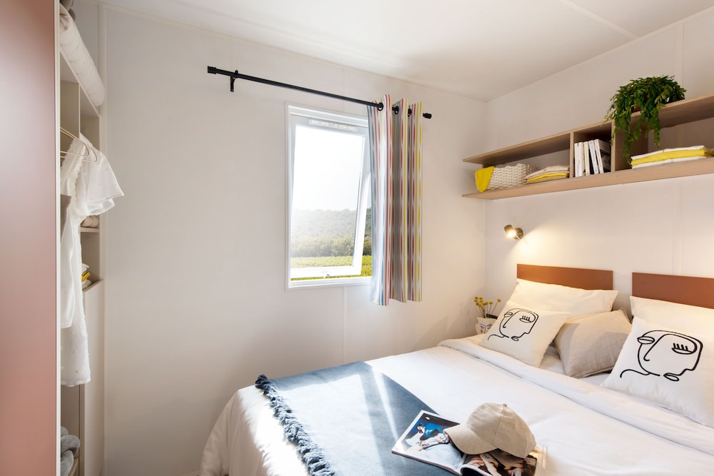 Premium Mobile Home, 2 Bedrooms, Sea View photo 1