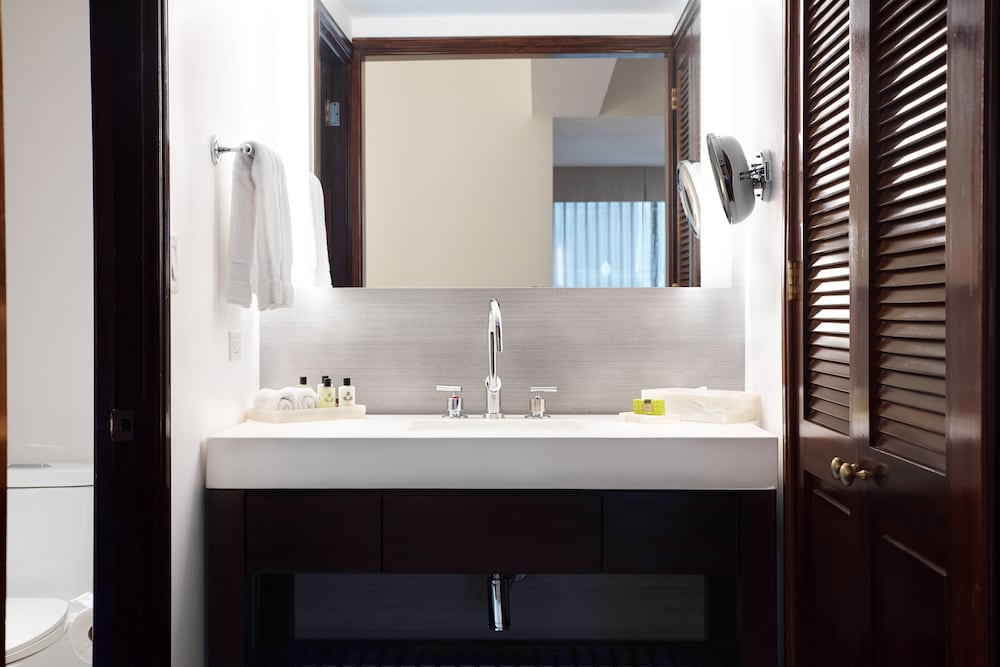 Premium Room - Photo 9