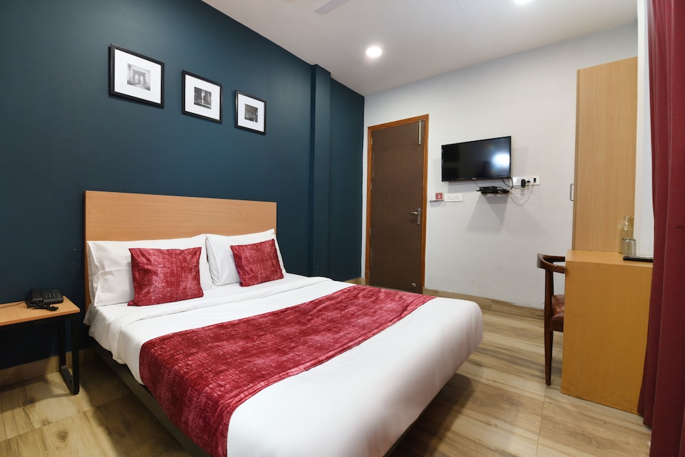 Deluxe Room - Photo 6