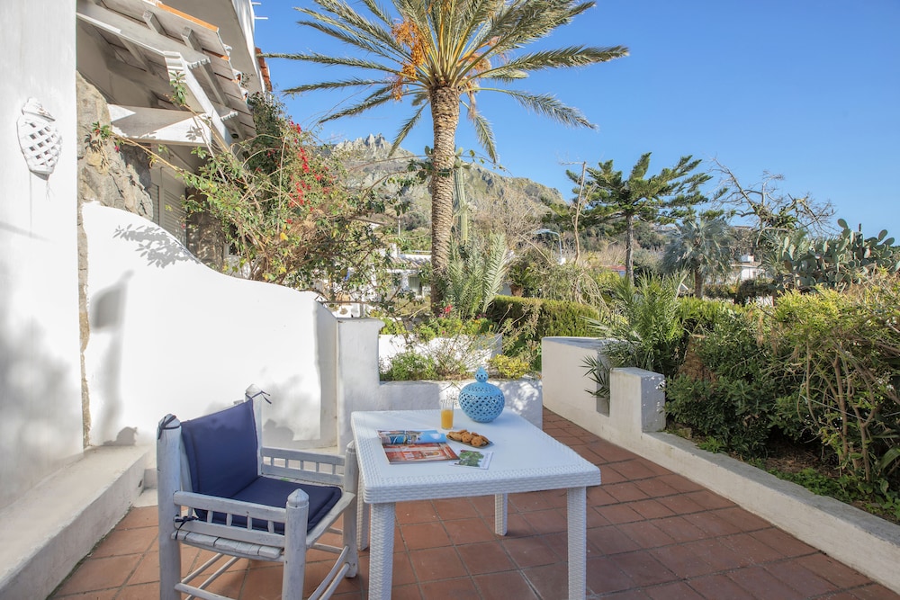Superior Double or Twin Room, Terrace photo 2