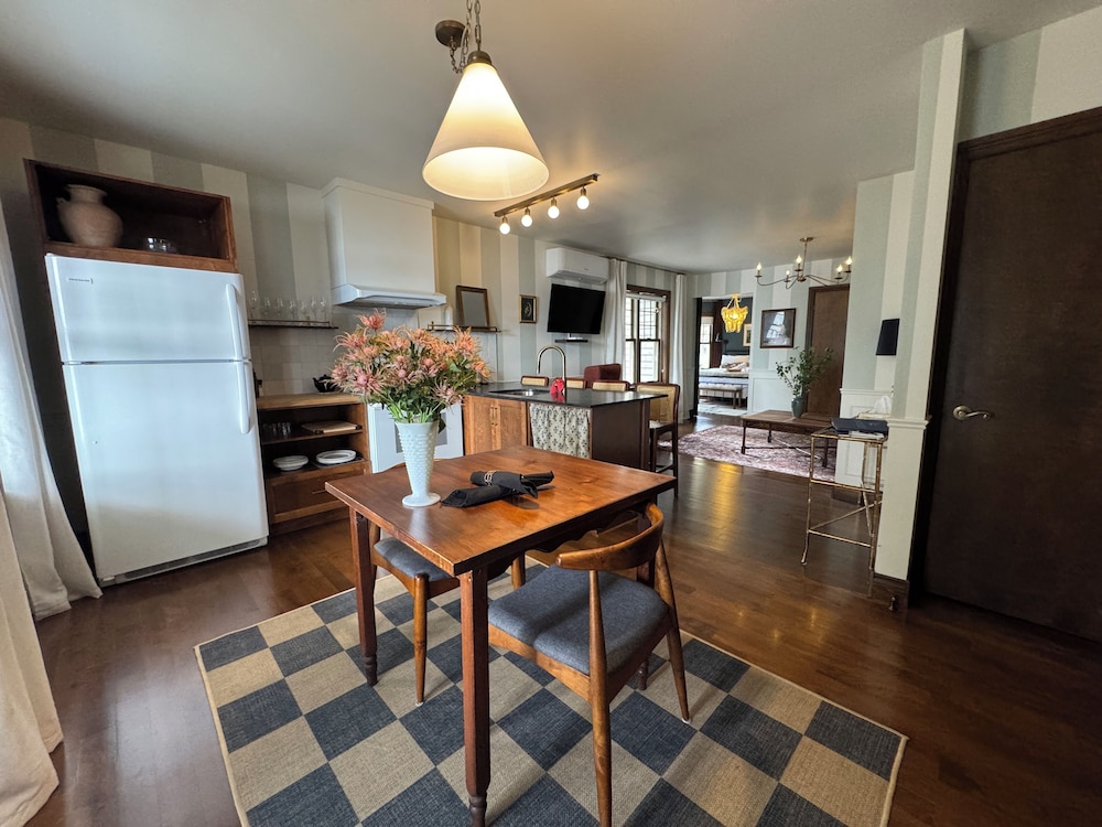 Luxury Suite, 1 Bedroom, Balcony, Lake View photo 3
