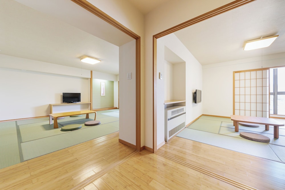 Japanese Suite B(12+8Tatami)(With private bathroom)(Non-smoking)