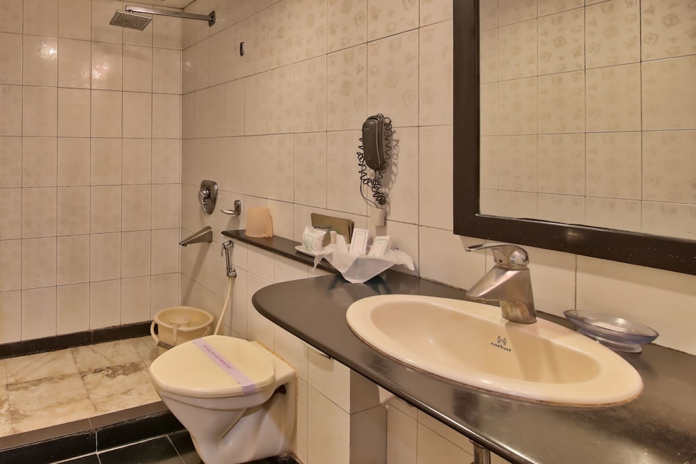 Deluxe Room - Photo 2