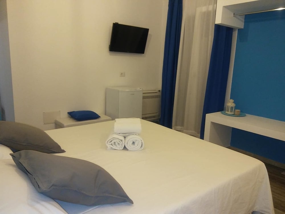 Double Room, Private Bathroom (Azzurra) photo 2