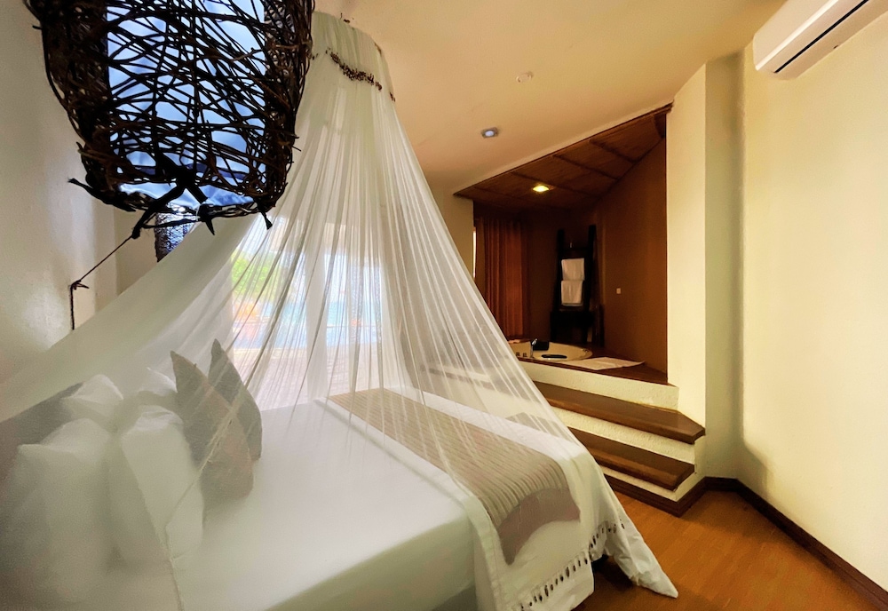 Empress Suite photo 2