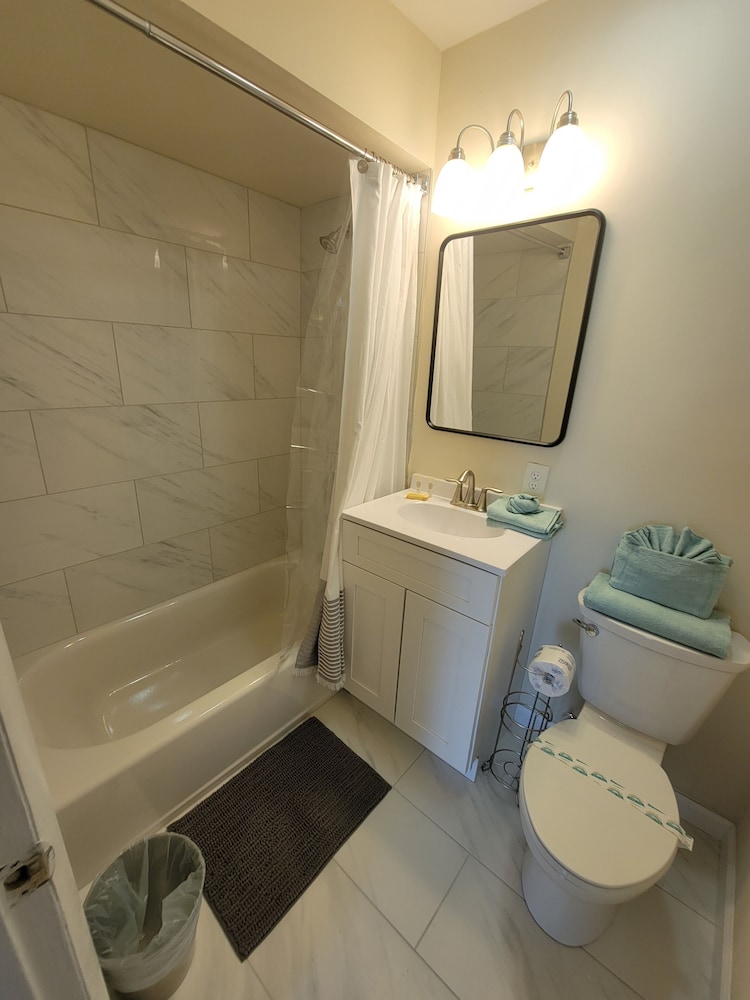 Deluxe Condo photo 3