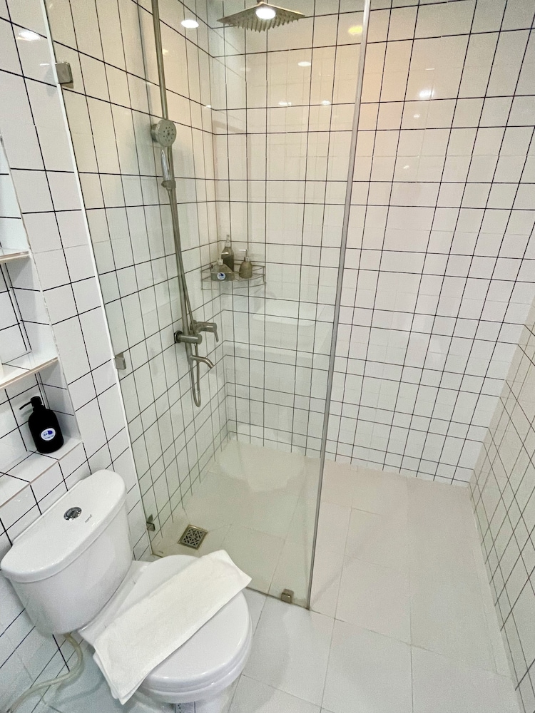 Room with two single beds, City view - Photo 2