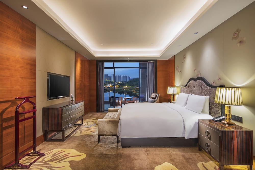 Presidential Suite thumbnail 5