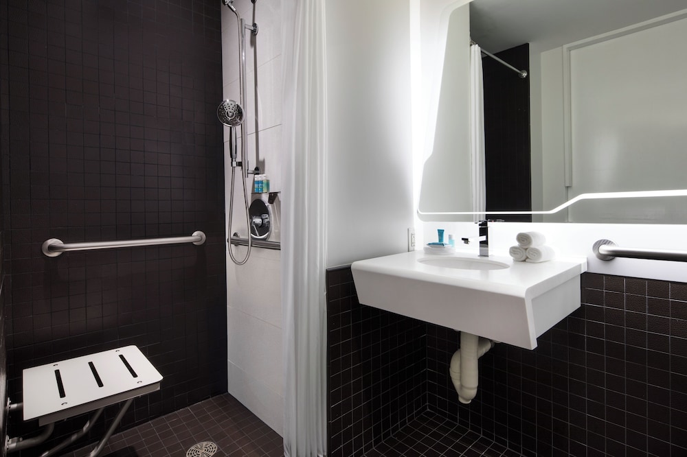 1 King Bed Mobility Acccessible Room
