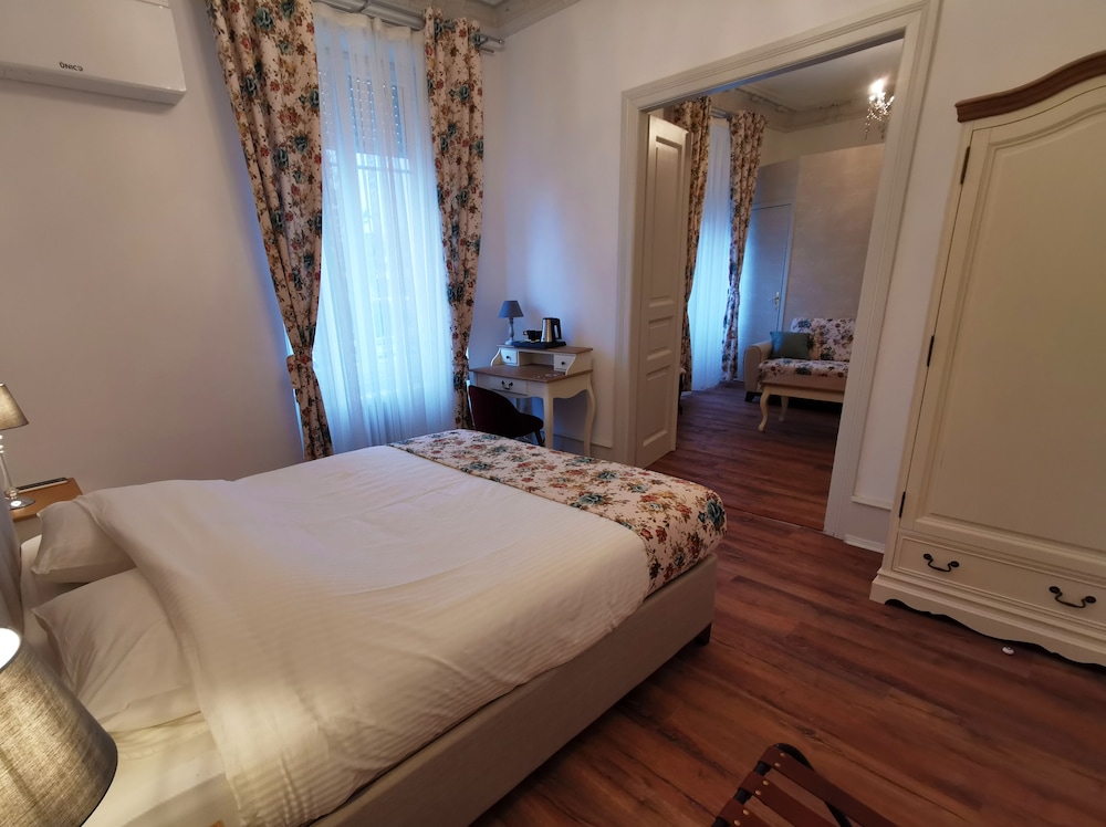 Classic Suite (1)