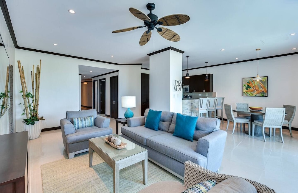 Luxury Apartment photo 2