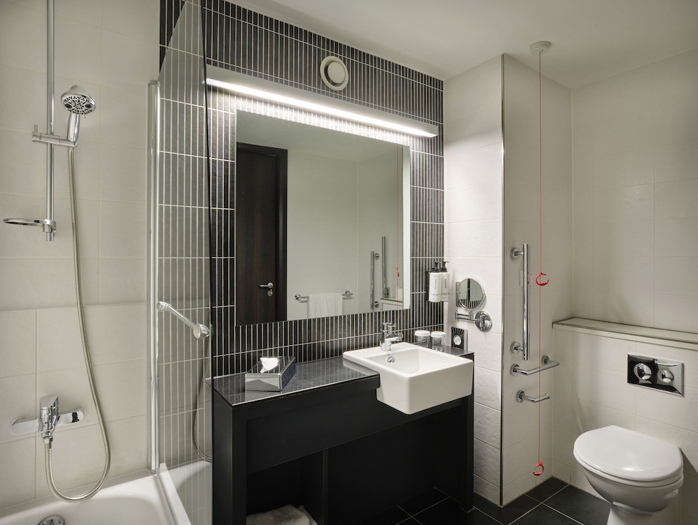 Standard Room, 1 Double Bed, Accessible - Photo 5