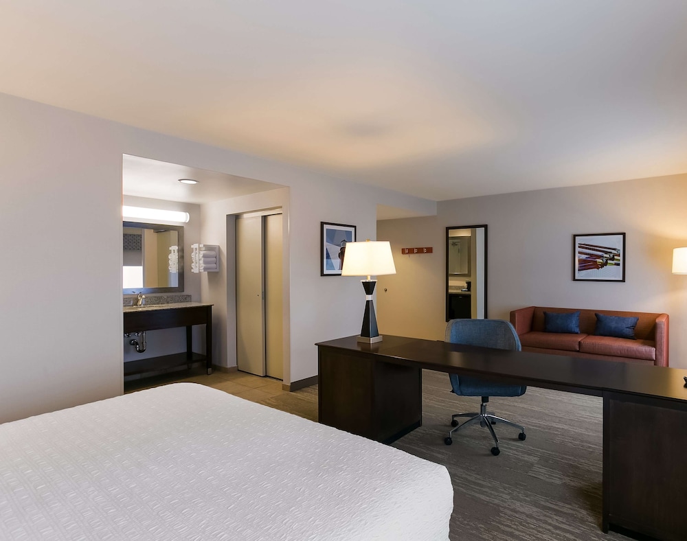 Studio, 1 King Bed, Accessible (Hearing)