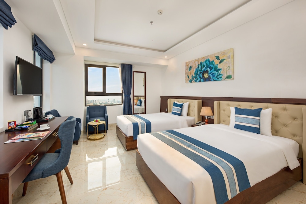 Deluxe Twin Room, City View photo 3