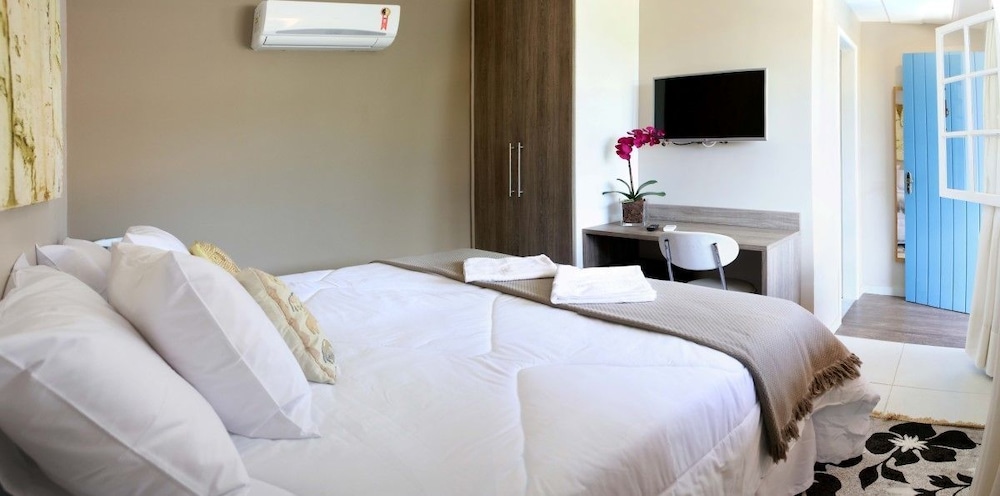 Superior Suite, 1 King Bed photo 2