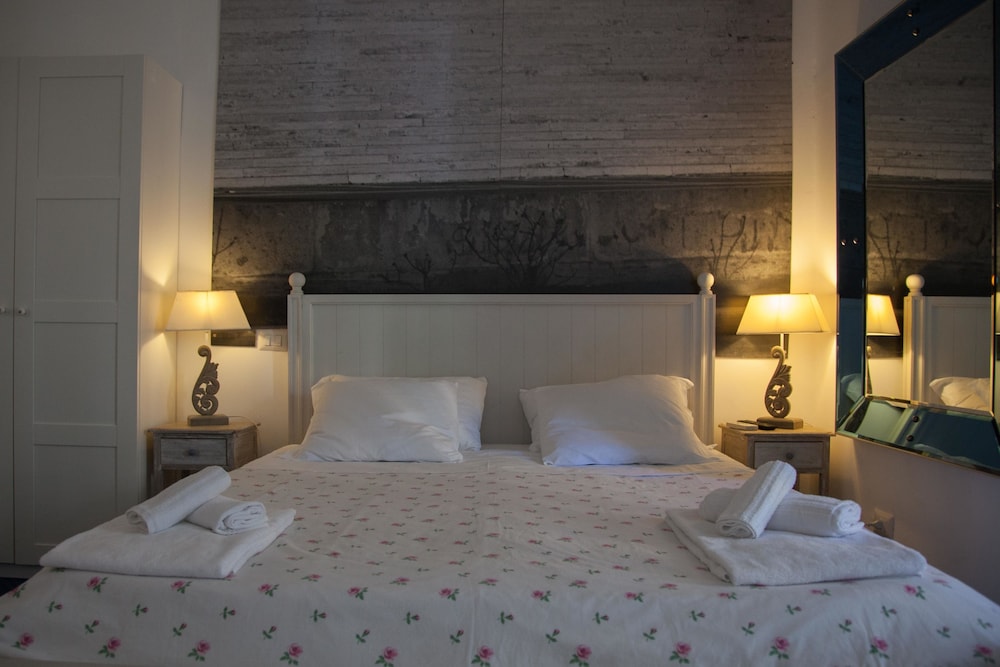 Superior Triple Room photo 3