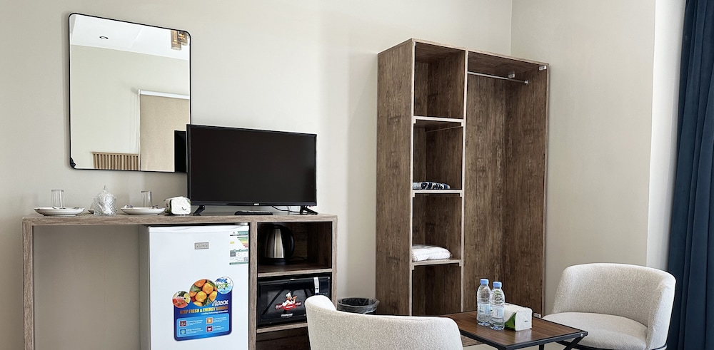 Apartment photo 2