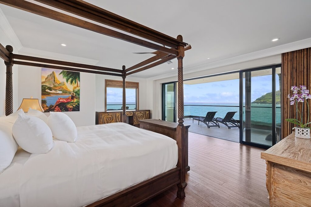 Kaiholo 3-Bedroom Ocean Front Residence